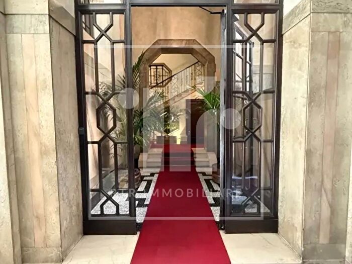 Appartamento trilocale in affitto in Corso Venezia, Palestro, Milano