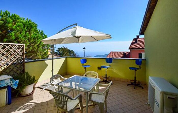 Appartamento bilocale in vendita in Via Antonio Canova, Magliolo