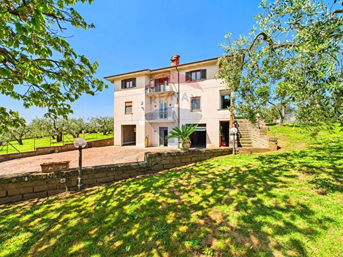 Casa con 7 locali in vendita in Via di Montefiore, Formello