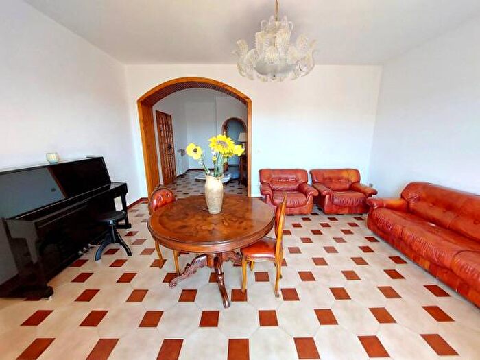 Appartamento con 6 locali in vendita in Via Daniele Manin, Tricase