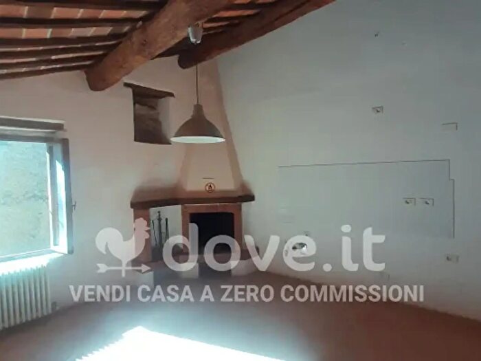 Casa quadrilocale in vendita in Via Salaia, Rapolano Terme