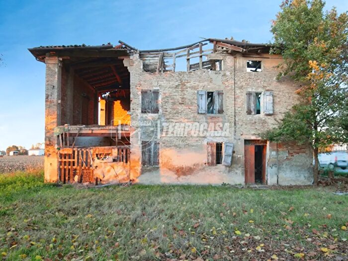 Casa quadrilocale in vendita in Via SantAgata, Crevalcore