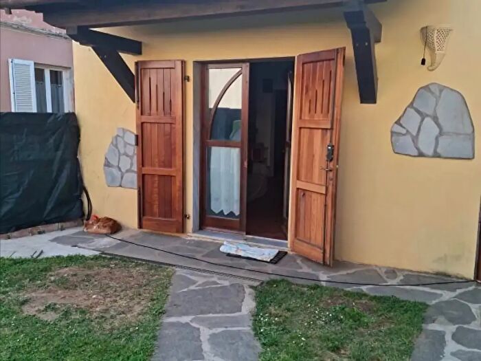 Casa trilocale in vendita in Massa