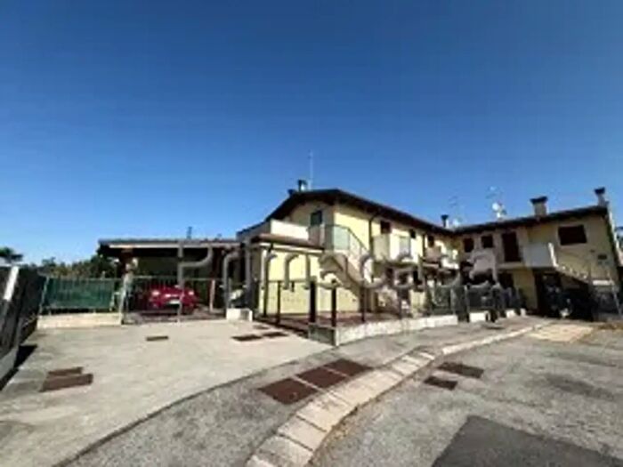 Appartamento trilocale in vendita in Via Risorgimento d, Rosolina