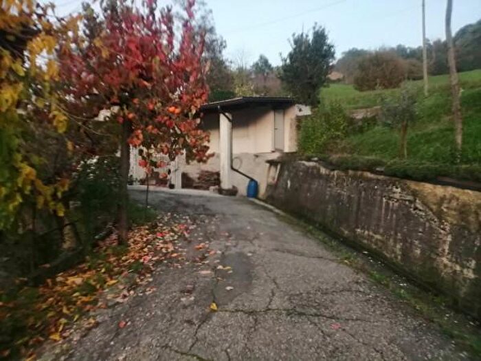 Casa quadrilocale in vendita in Via Monchio, Prignano Sulla Secchia