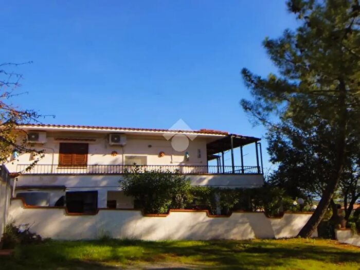 Casa quadrilocale in vendita in Contrada Conca dei Vascelli, Camerota