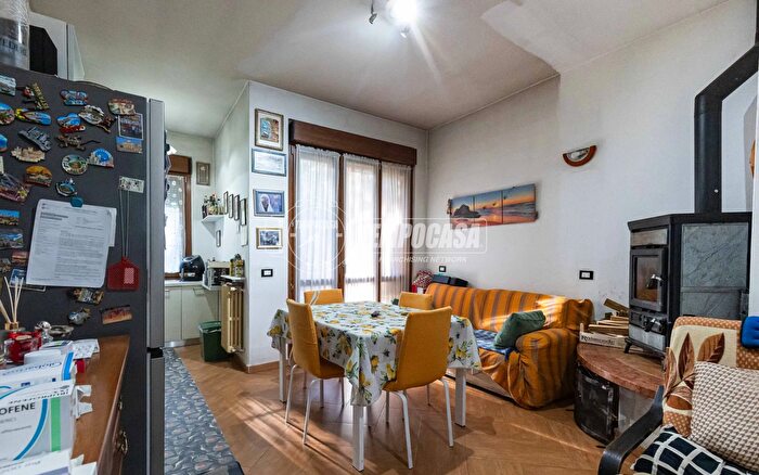 Appartamento quadrilocale in vendita in Mariano Comense