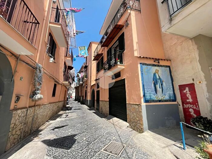 Appartamento trilocale in vendita in Via Privati, Castellammare Di Stabia