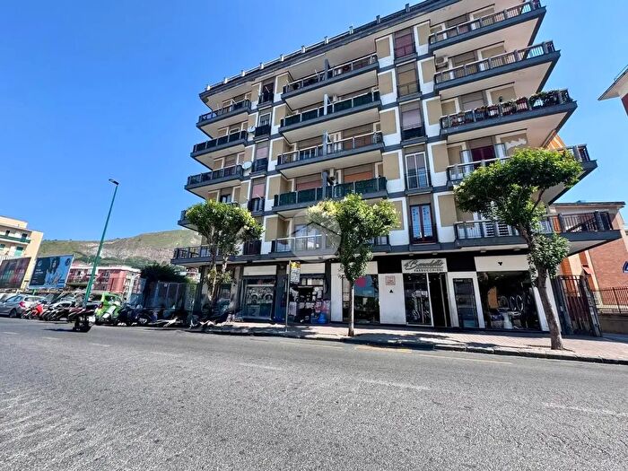 Appartamento bilocale in vendita in Via dell'Epomeo, Napoli