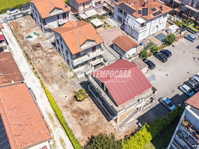 Casa con 6 locali in vendita in Via Giuseppe Donati, Rimini