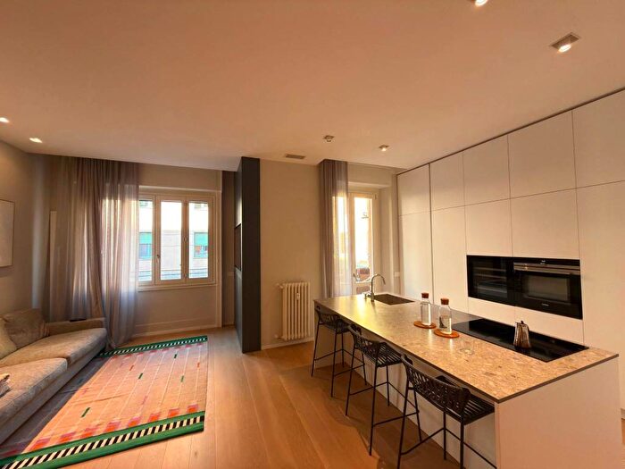 Appartamento con 5 locali in affitto in Via Giuseppe Abamonti, Porta Venezia Indipendenza, Milano