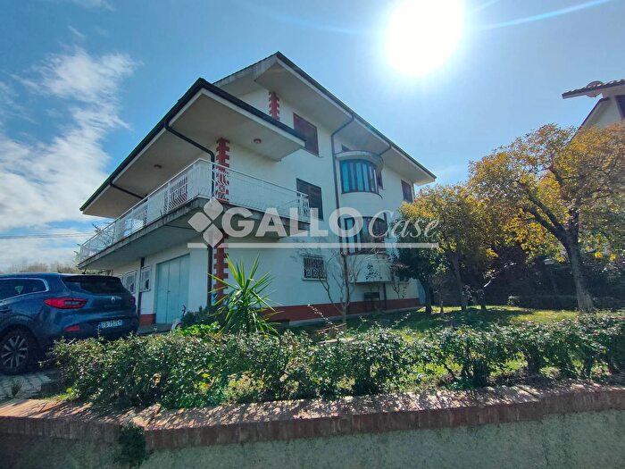 Casa con 9 locali in vendita in Loc Donnici Cda Serra Caruso Cosenza, Cosenza