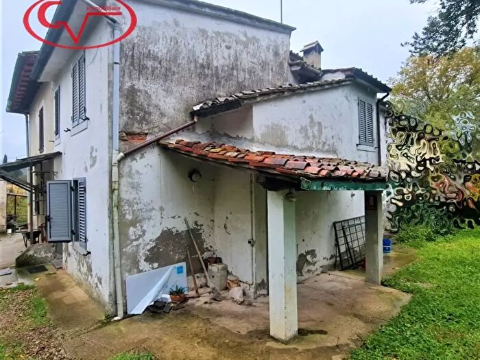 Casa quadrilocale in vendita in Noferi, Montevarchi