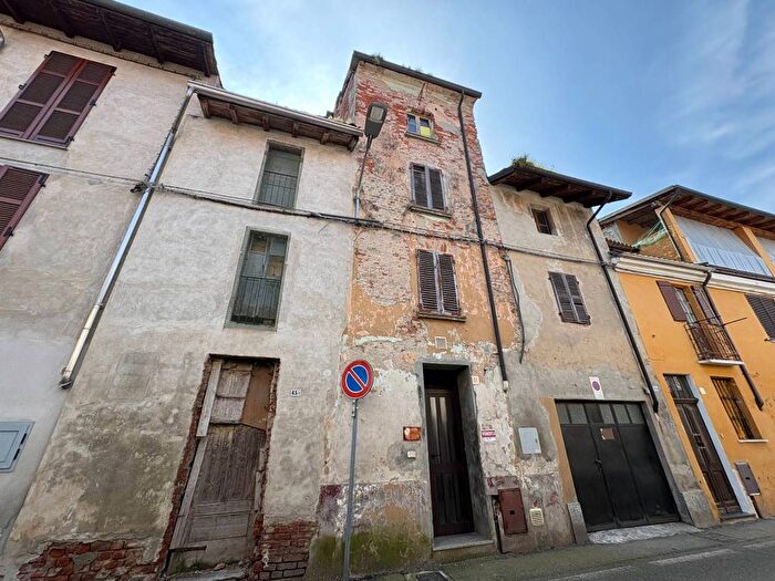 Casa quadrilocale in affitto in Via San Pietro, Centro, Trino