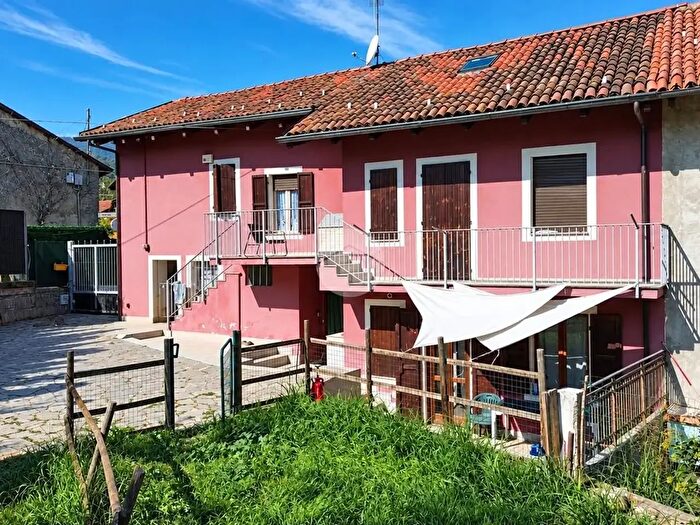 Casa con 6 locali in vendita in Via San Gillio, Val Della Torre