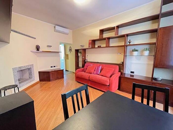 Appartamento monolocale in affitto in Via dei Fabbri, Carrobbio, Milano