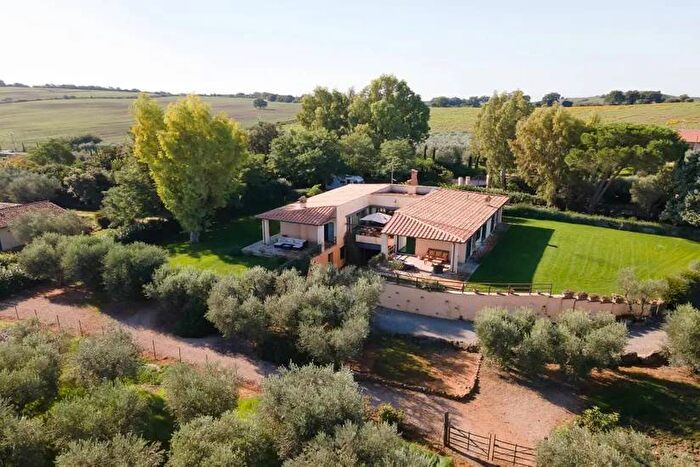 Casa con 6 locali in affitto in Strada Poggio la Pescia, Capalbio