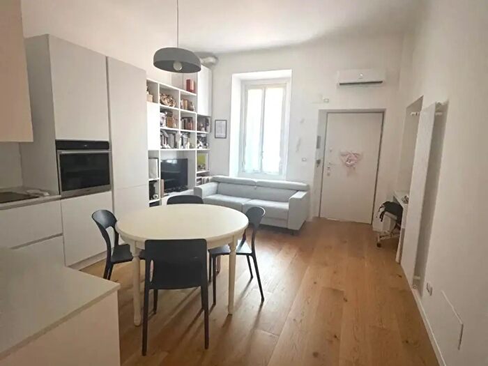 Appartamento bilocale in vendita in Via Sannio, Milano