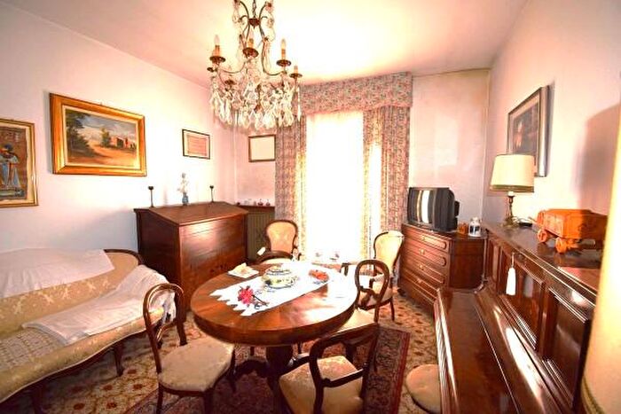 Casa con 6 locali in vendita in Piazza del Foro Boario, Ravenna