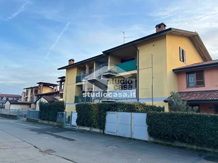 Appartamento trilocale in vendita in Via Colbert, Sergnano