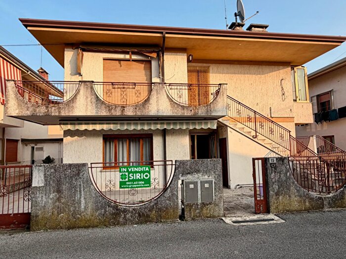 Appartamento con 5 locali in vendita in Marano Lagunare