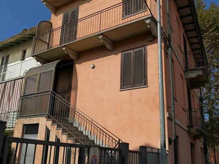 Casa con 12 locali in vendita in Corso Palestro, Asti