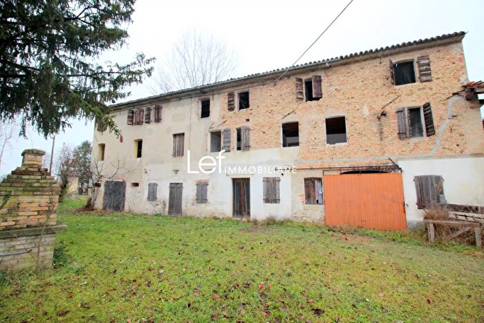 Casa con 9 locali in vendita in Fontanelle