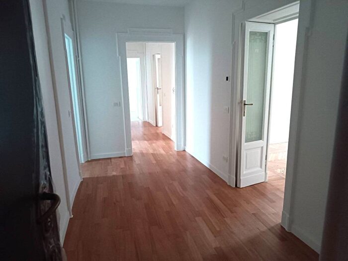 Appartamento quadrilocale in affitto in Via Spartaco, Montenero, Milano