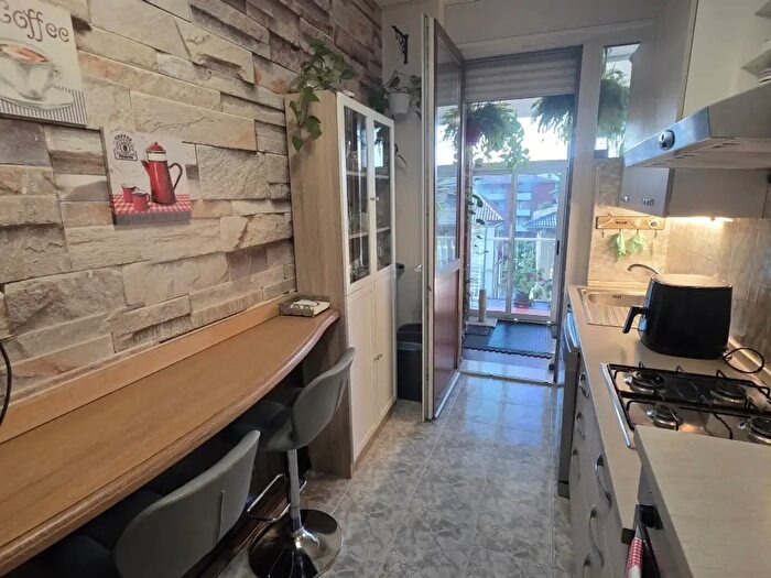 Appartamento con 5 locali in vendita in Piazza Martiri della Libertà, Caerano Di San Marco