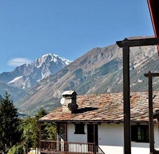 Appartamento quadrilocale in vendita in Frazione Le Pont, La Salle