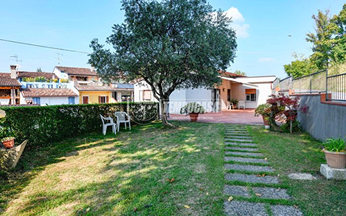 Casa con 5 locali in vendita in Lonato