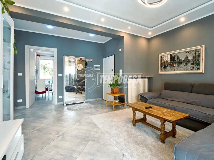 Appartamento trilocale in vendita in Largo Rodolfo Benini, Cremona