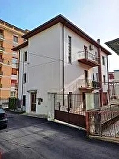 Appartamento con 5 locali in vendita in Via Vittorio di Carlo Chieti Ch, Chieti