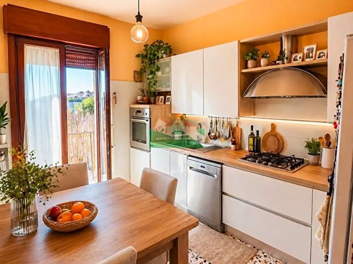 Appartamento con 5 locali in vendita in Circonvallazione San Gaetanino, Ravenna