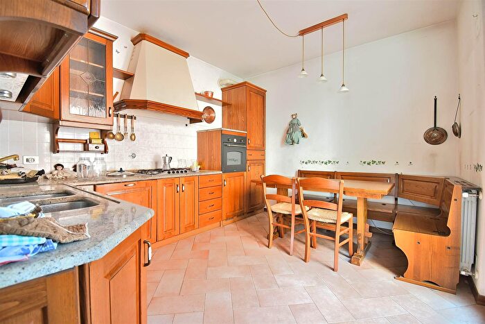 Appartamento con 5 locali in vendita in Via Martiri Senesi di Religione Ebraica, Siena