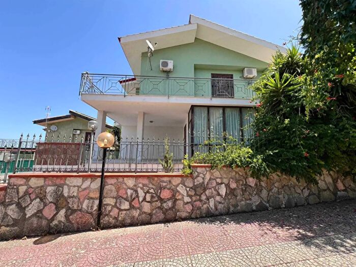 Casa con 7 locali in vendita in Altofonte