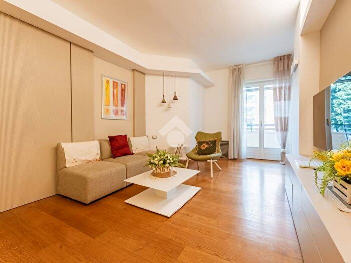 Appartamento quadrilocale in affitto in Via Nino Bonnet, Garibaldi Corso Como, Milano