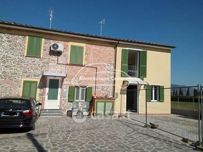 Casa quadrilocale in vendita in Ugenio Montale, Capannori