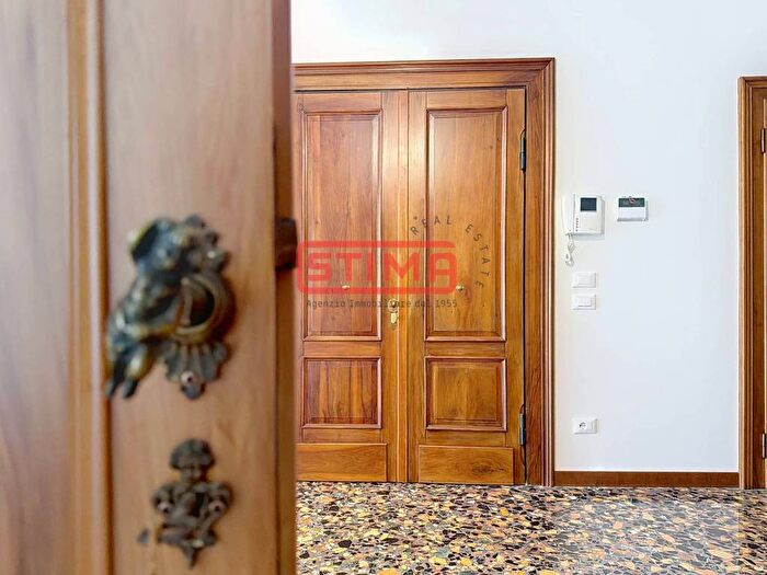 Appartamento con 6 locali in affitto in Piazza dei Signori, Treviso