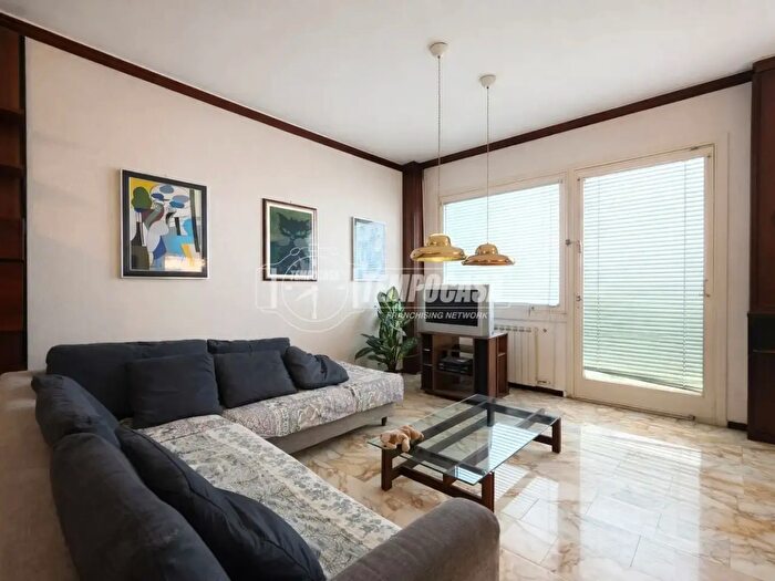 Appartamento con 6 locali in vendita in Via Gian Battista Monti, Genova