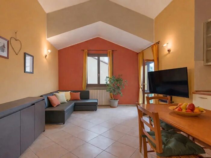 Appartamento trilocale in vendita in Via Niccolò Paganini, Magliolo