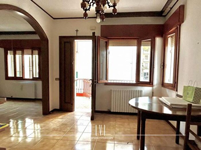 Appartamento con 5 locali in vendita in Via Dante Alighieri Vicolo, Jesolo