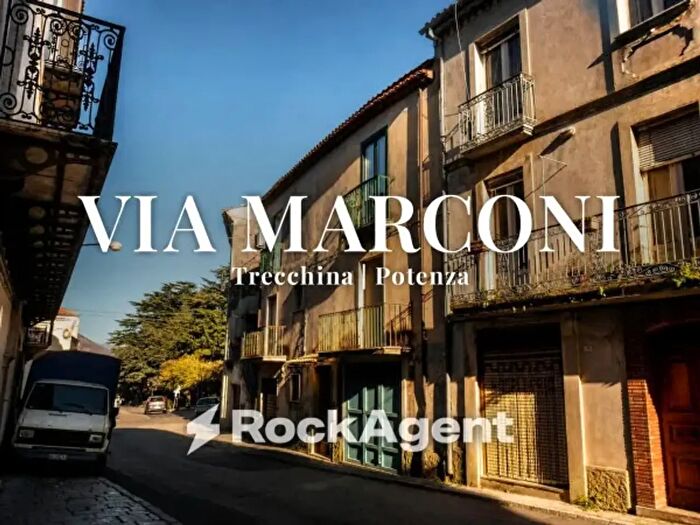 Appartamento con 6 locali in vendita in Via Guglielmo Marconi, Trecchina