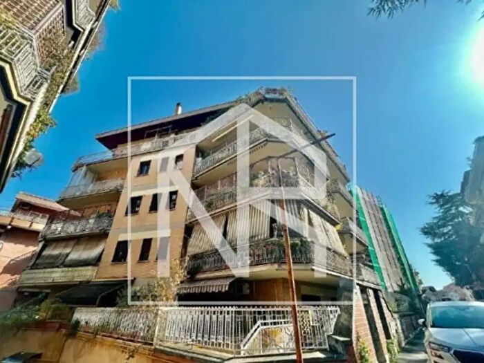 Appartamento quadrilocale in vendita in Via Mario Rapisardi, Roma