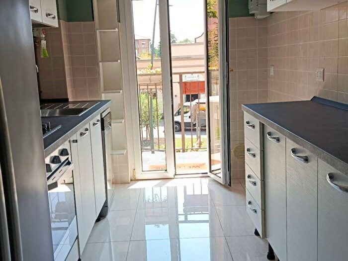 Appartamento bilocale in affitto in Via Giuseppe Garibaldi, Semicentro, Vimercate