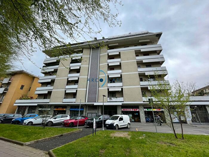 Appartamento con 5 locali in vendita in Crema