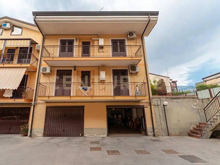 Casa con 6 locali in vendita in Via Emanuela Setticarraro, Belpasso