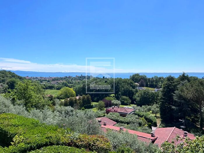 Casa quadrilocale in vendita in Via Castellana, Soiano Del Lago