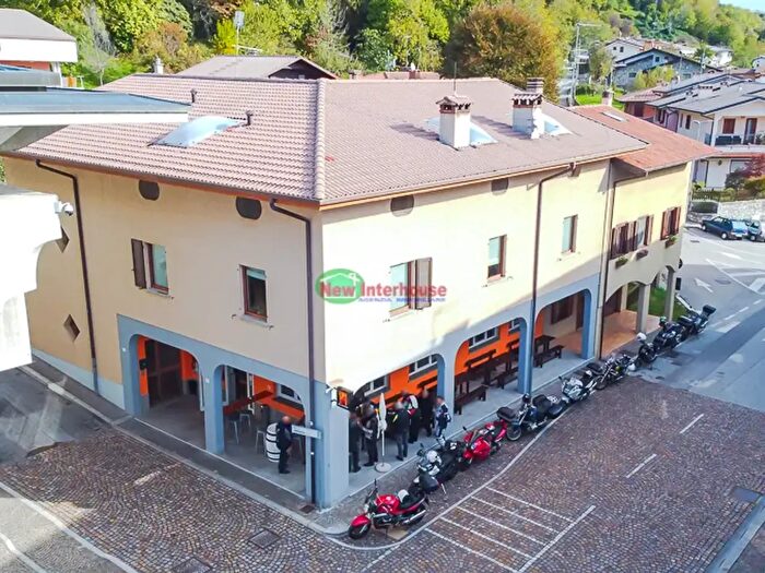 Appartamento con 5 locali in vendita in Piazza Tre Martiri, Forgaria Nel Friuli