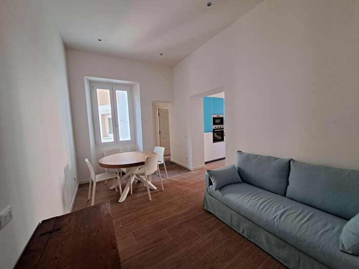 Appartamento quadrilocale in affitto in Via Magenta, Livorno